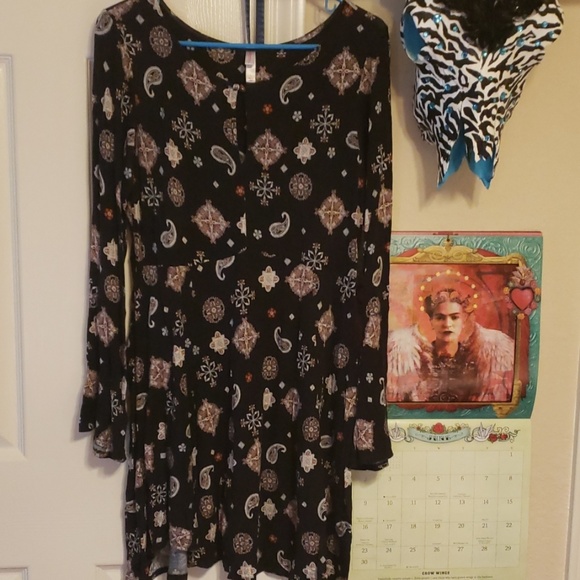 Dresses & Skirts - Dress